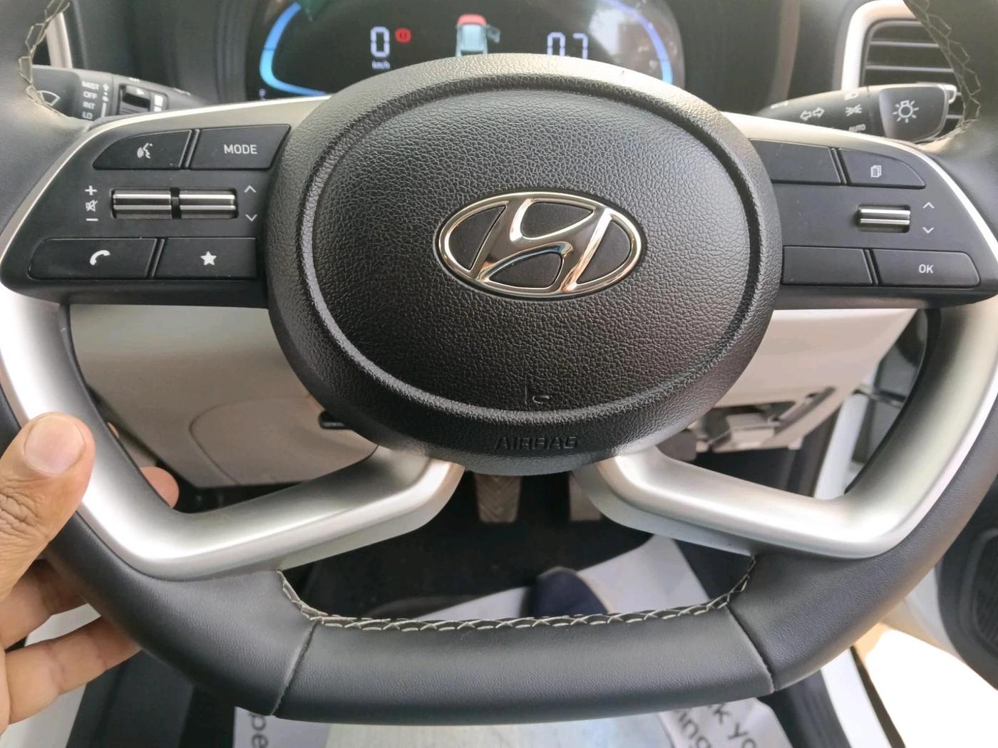 2024 Hyundai VENUE SX 1.2 PETROL, Petrol, Manual, 8,051 km, interior