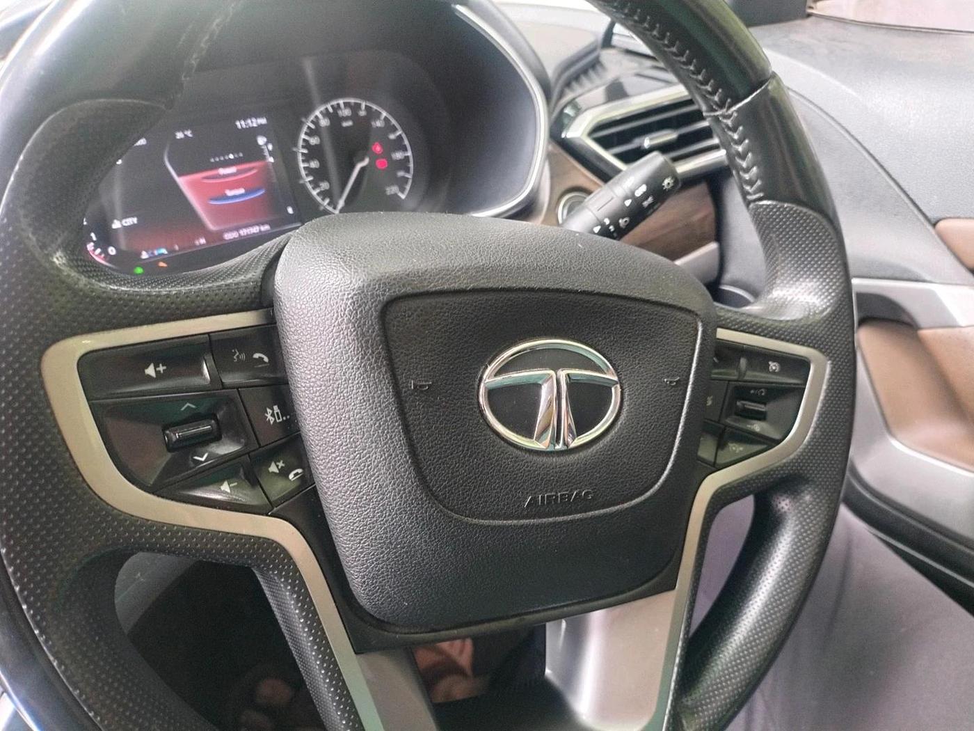 2019 Tata Harrier XZ 2.0L, Diesel, Manual, 1,71,747 km, interior
