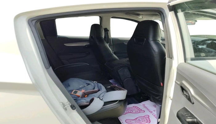 2018 Mahindra KUV 100 NXT K6+ P 6 STR, Petrol, Manual, 5,618 km, interior