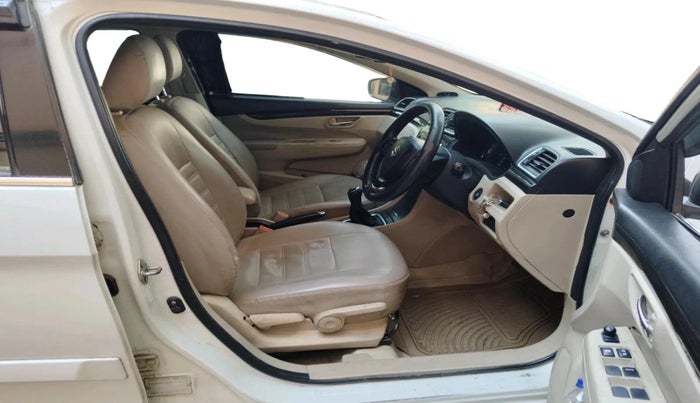 2015 Maruti Ciaz ZXI, Petrol, Manual, 1,04,337 km, interior