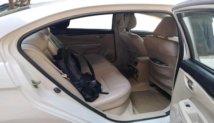 2015 Maruti Ciaz ZXI, Petrol, Manual, 1,04,337 km, interior