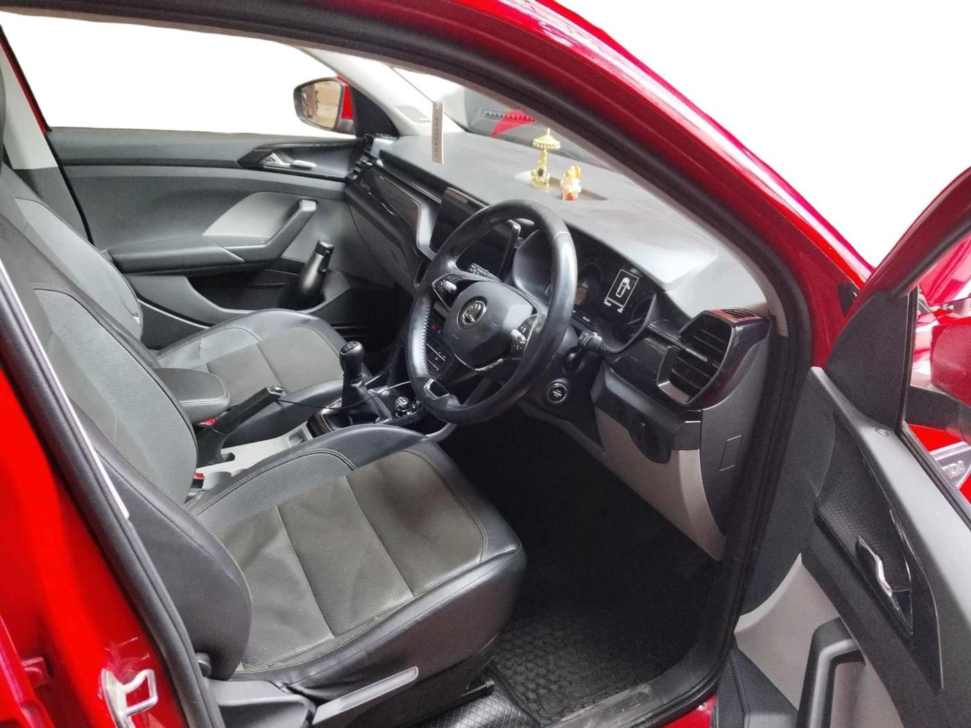 2021 Skoda KUSHAQ STYLE 1.0L TSI MT, Petrol, Manual, 1,20,614 km, interior