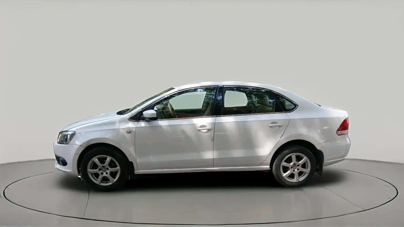 2013 Volkswagen Vento HIGHLINE DIESEL 1.6, Diesel, Manual, 72,050 km, exterior