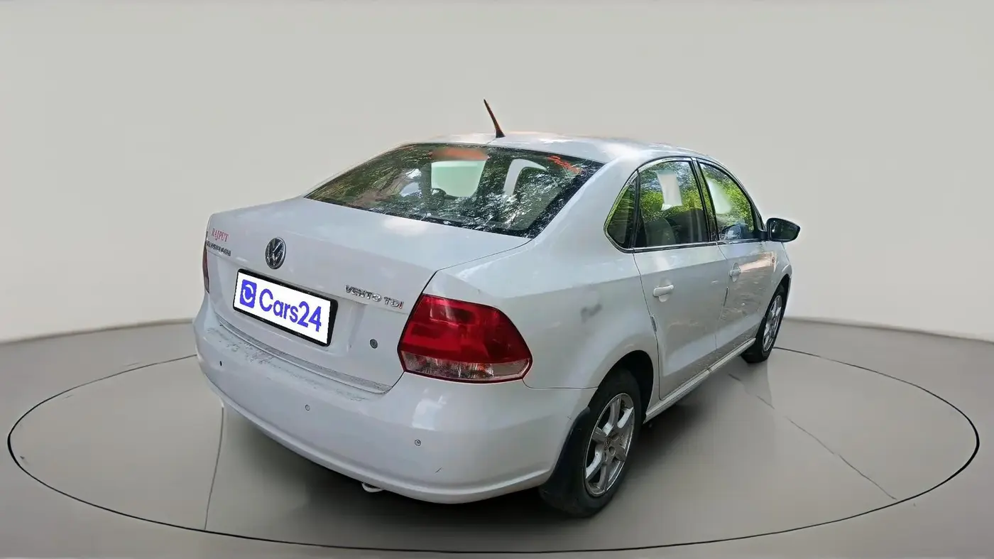 2013 Volkswagen Vento HIGHLINE DIESEL 1.6, Diesel, Manual, 72,050 km, exterior