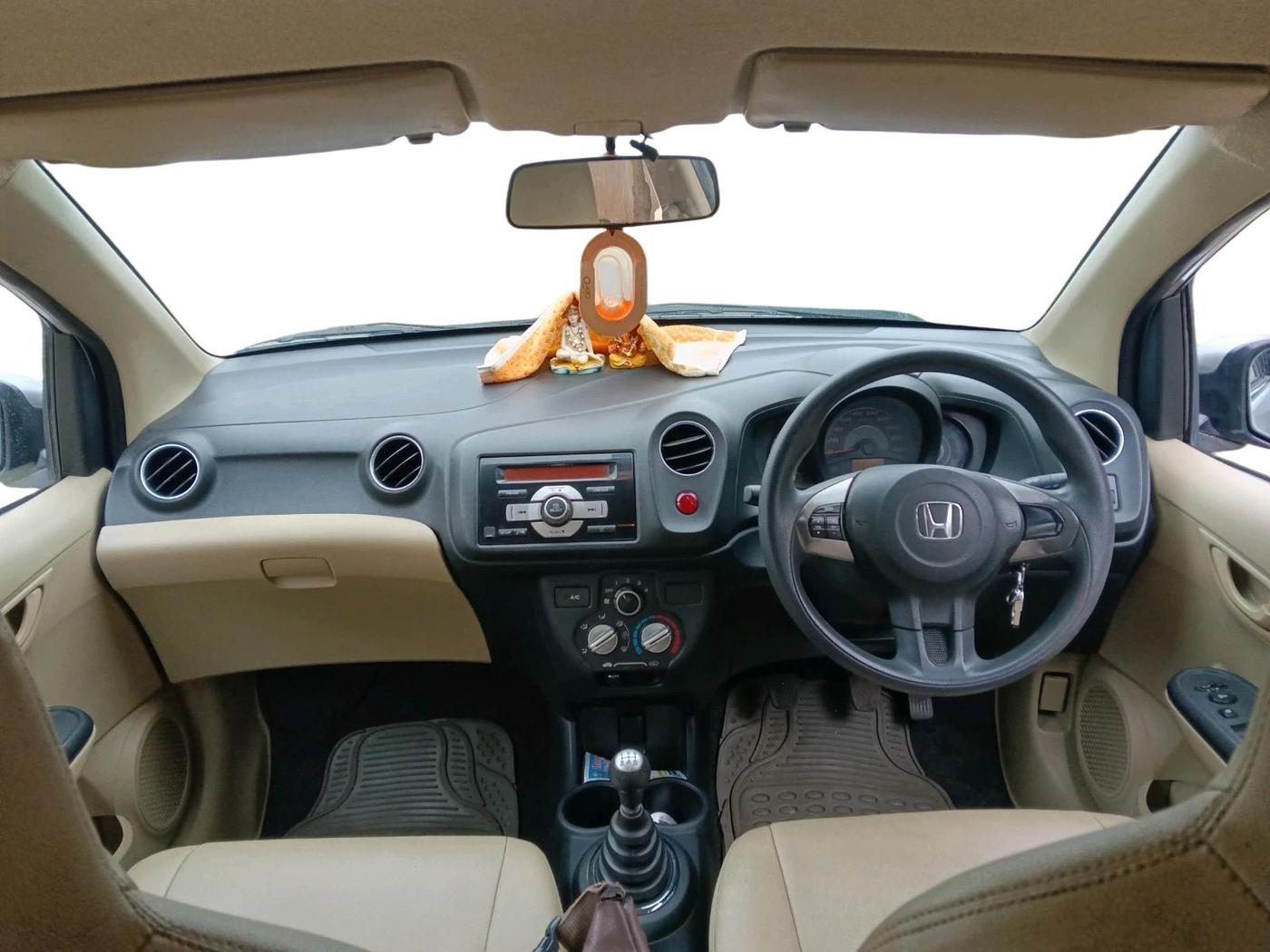2014 Honda Amaze 1.2L I-VTEC S, Petrol, Manual, 1,01,817 km, interior