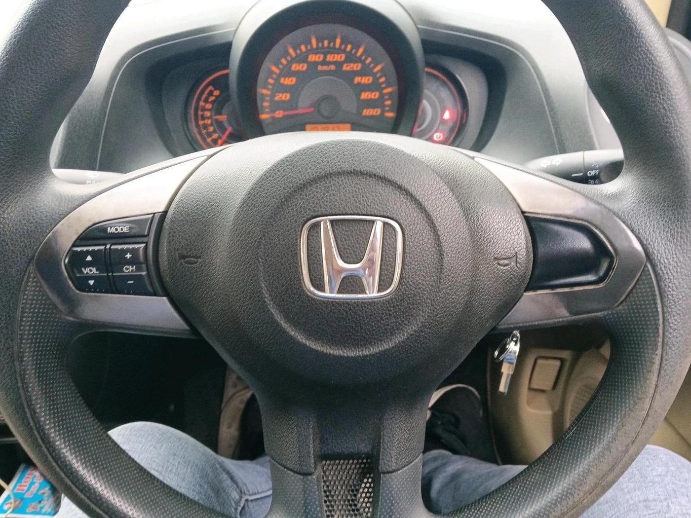 2014 Honda Amaze 1.2L I-VTEC S, Petrol, Manual, 1,01,817 km, interior