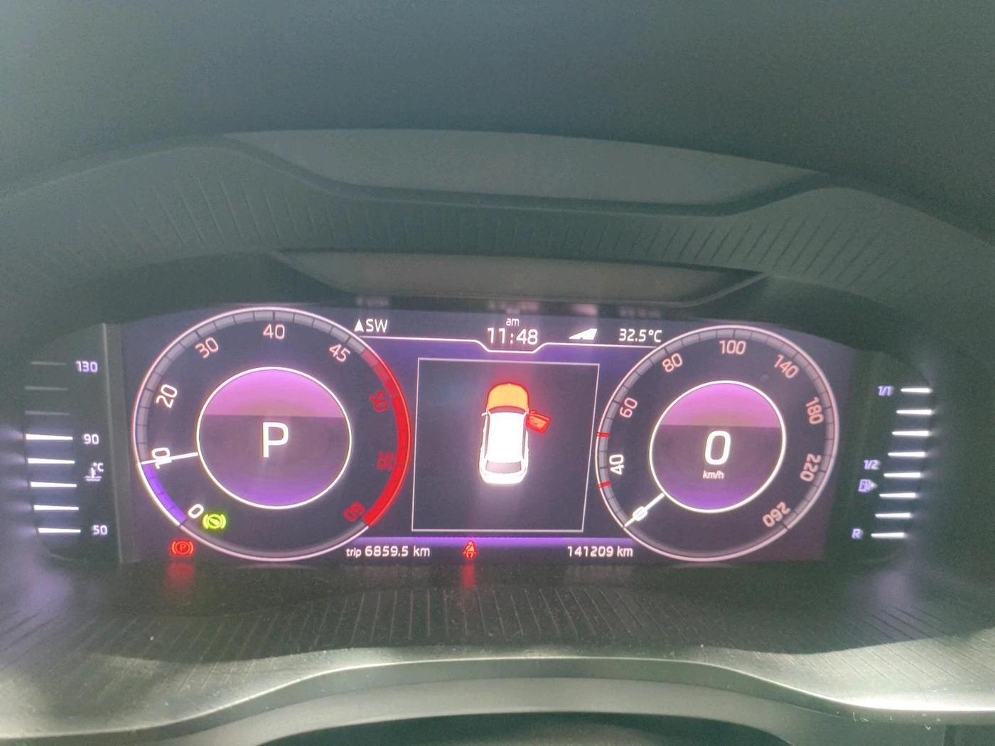 2018 Skoda Kodiaq L&K 2.0 TDI 4X4 AT, Diesel, Automatic, 1,41,210 km, interior