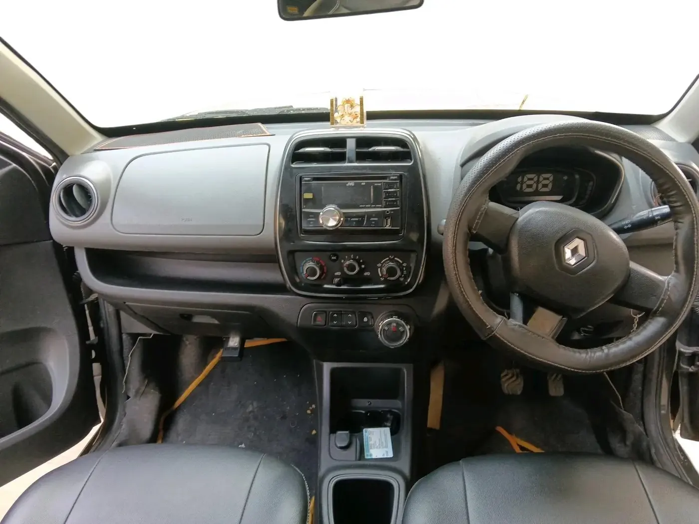 2017 Renault Kwid RXT 1.0, Petrol, Manual, 65,087 km, interior