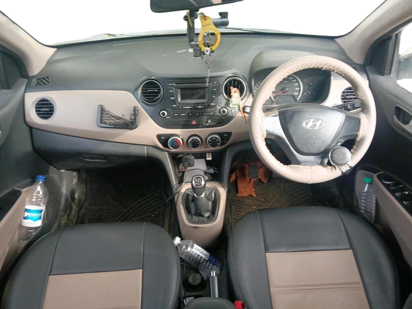 2014 Hyundai Grand i10 SPORTZ 1.2 KAPPA VTVT, Petrol, Manual, 1,57,524 km, interior