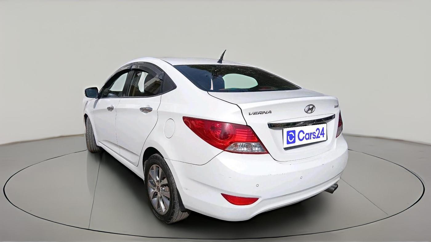 2014 Hyundai Verna FLUIDIC 1.6 CRDI SX, Diesel, Manual, 1,06,927 km, exterior