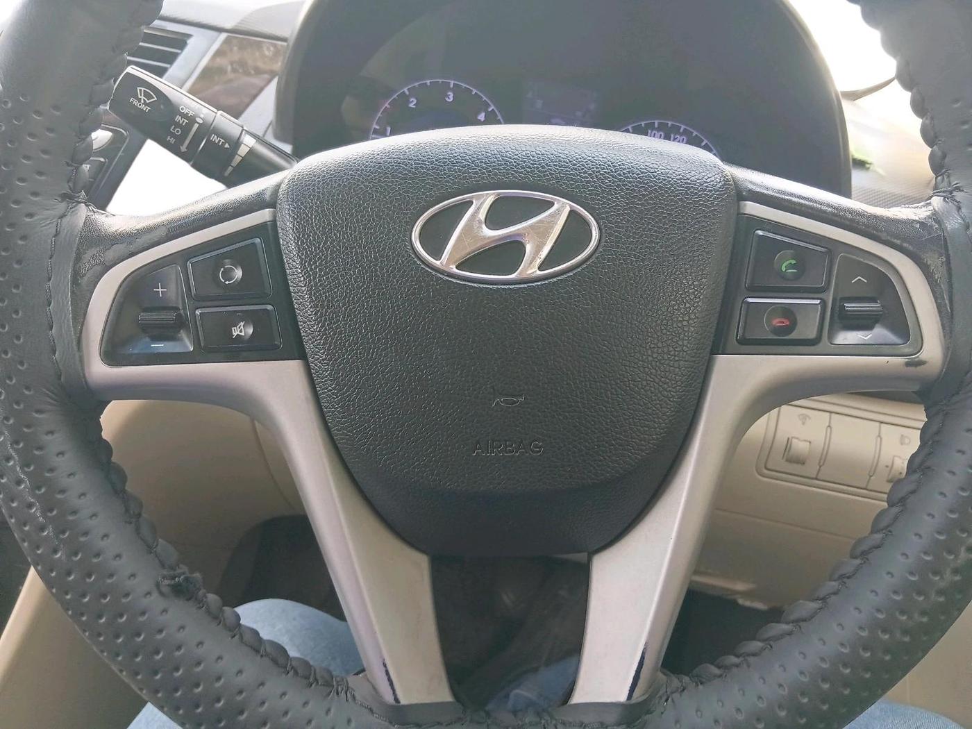 2014 Hyundai Verna FLUIDIC 1.6 CRDI SX, Diesel, Manual, 1,06,927 km, interior