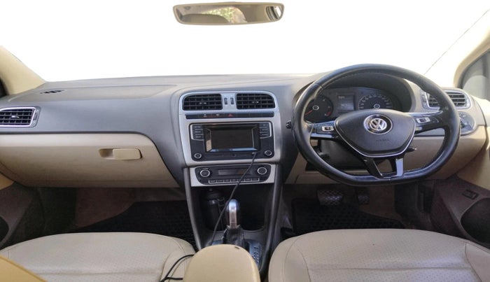 2016 Volkswagen Vento HIGHLINE 1.5 AT, Diesel, Automatic, 1,82,151 km, interior