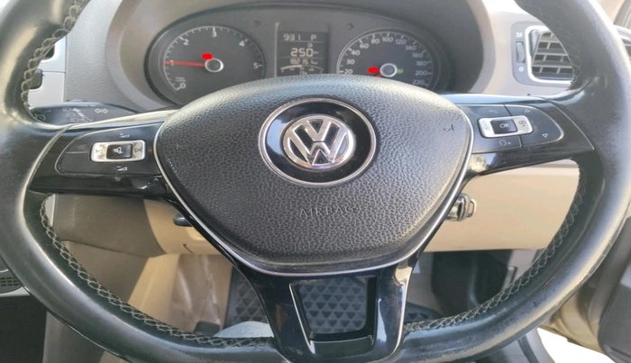 2016 Volkswagen Vento HIGHLINE 1.5 AT, Diesel, Automatic, 1,82,151 km, interior