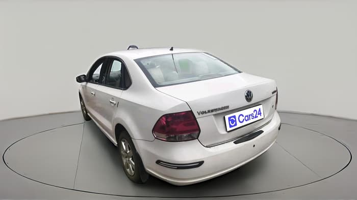 2012 Volkswagen Vento HIGHLINE 1.6 MPI, Petrol, Manual, 81,093 km, exterior
