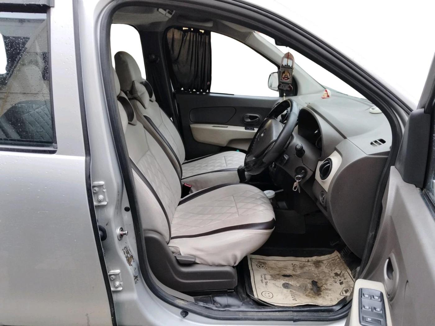 2017 Renault Lodgy 85 PS RXL STEPWAY 8 STR, Diesel, Manual, 1,17,365 km, interior