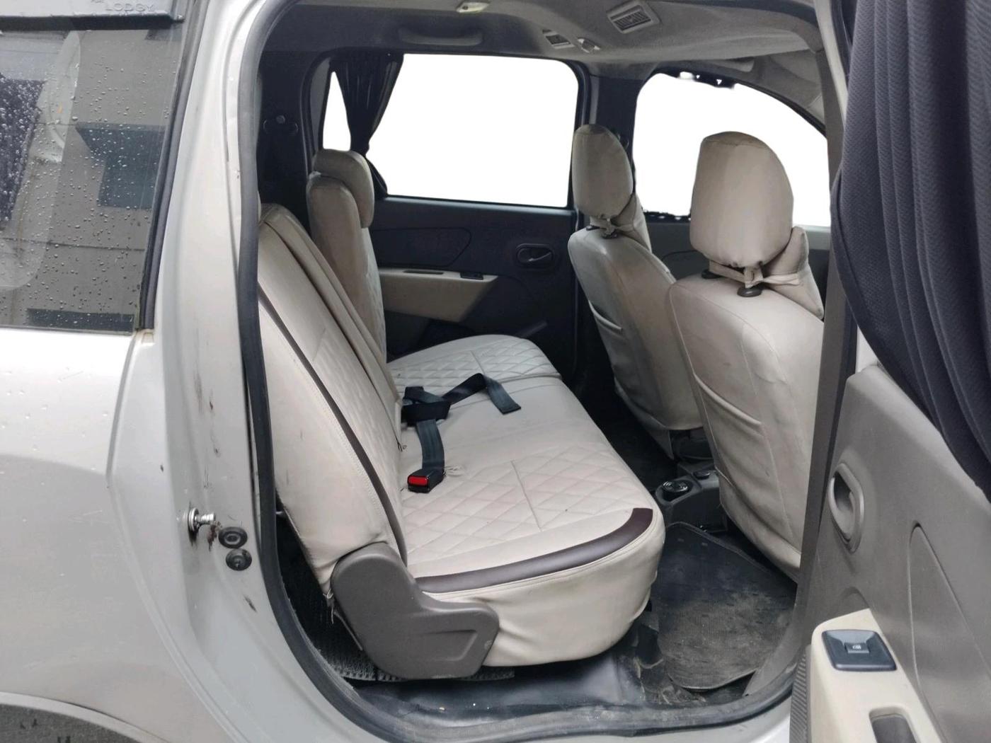 2017 Renault Lodgy 85 PS RXL STEPWAY 8 STR, Diesel, Manual, 1,17,365 km, interior