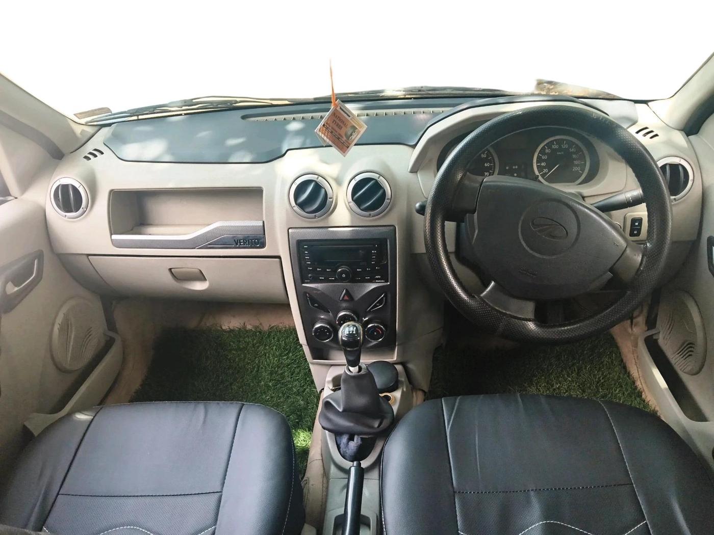 2013 Mahindra Verito 1.5 D6, Diesel, Manual, 1,03,096 km, interior