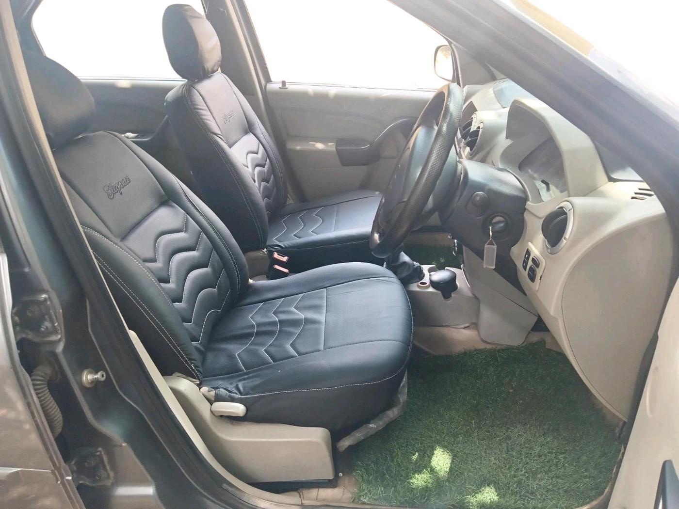 2013 Mahindra Verito 1.5 D6, Diesel, Manual, 1,03,096 km, interior