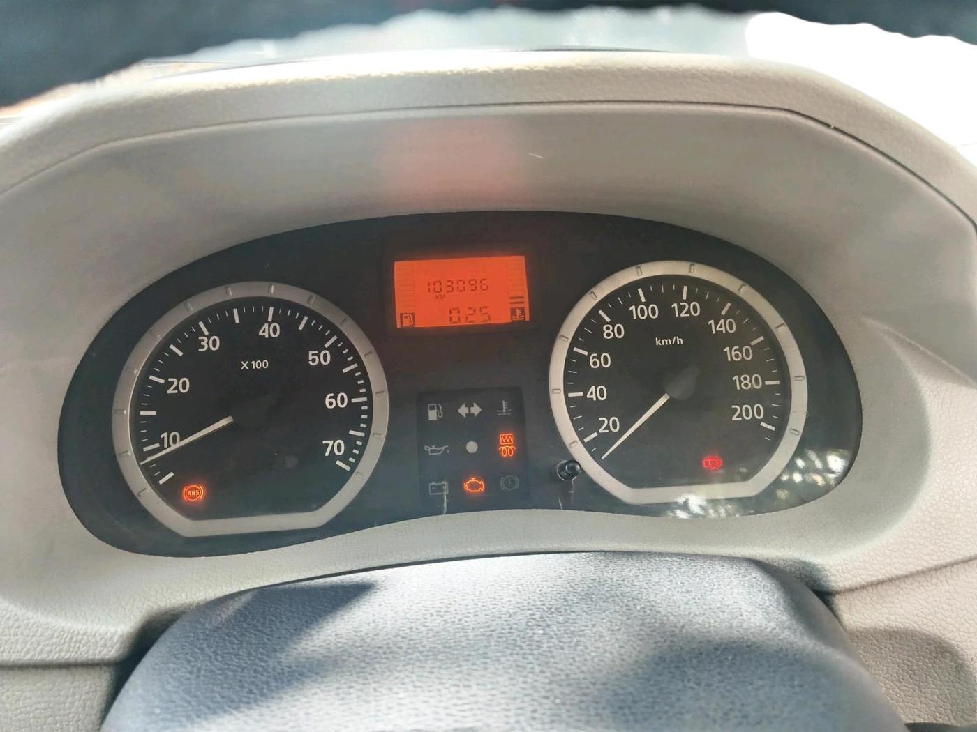 2013 Mahindra Verito 1.5 D6, Diesel, Manual, 1,03,096 km, interior