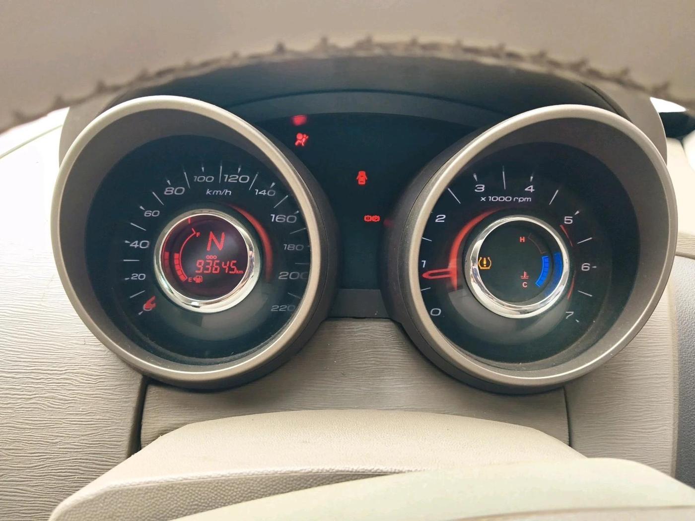 2012 Mahindra XUV500 W8, Diesel, Manual, 93,645 km, interior