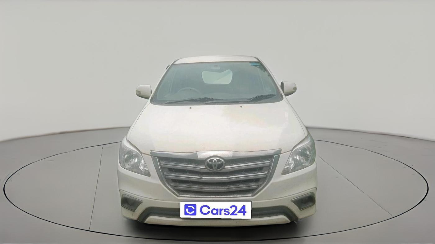 2011 Toyota Innova 2.5 G4 8 STR, Diesel, Manual, 2,25,510 km, exterior