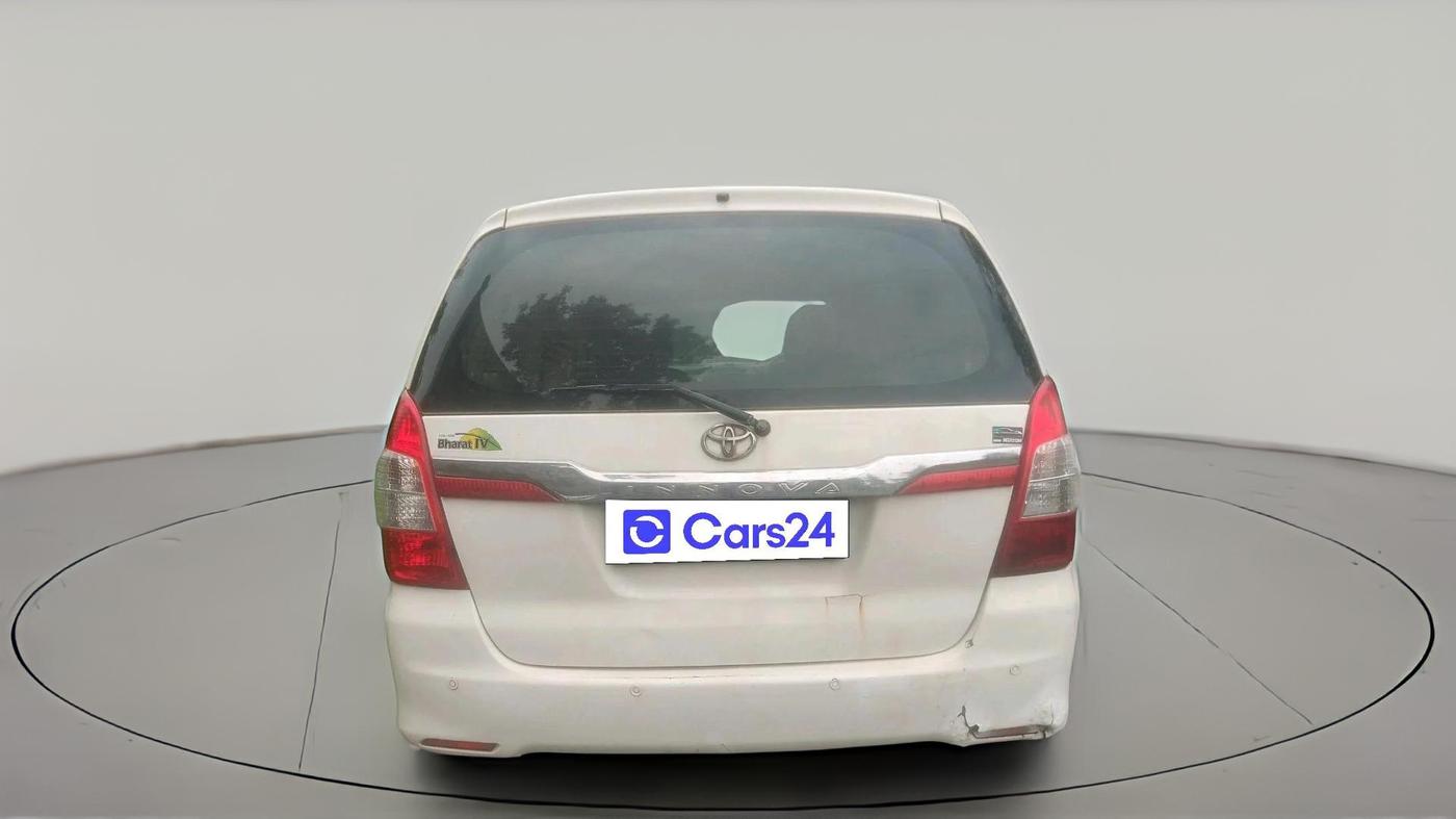 2011 Toyota Innova 2.5 G4 8 STR, Diesel, Manual, 2,25,510 km, exterior