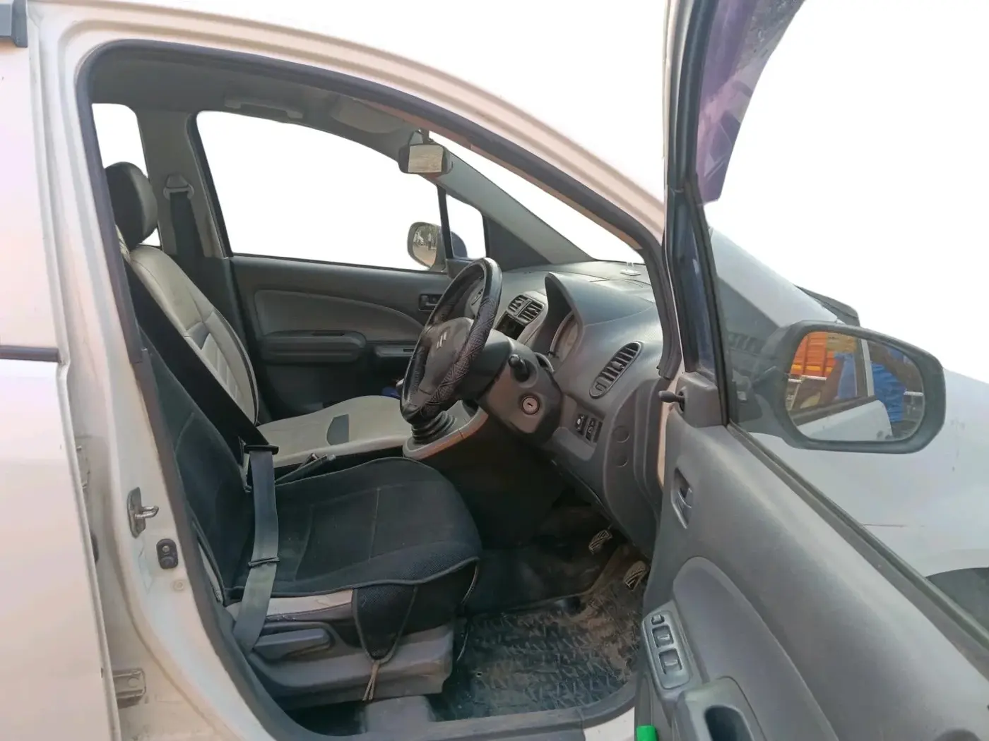 2010 Maruti Ritz LXI, CNG, Manual, 1,04,242 km, interior