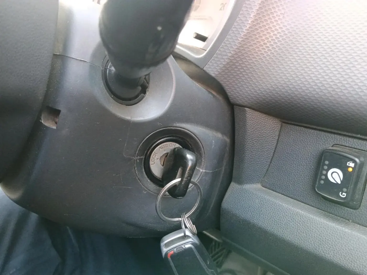 2010 Maruti Ritz LXI, CNG, Manual, 1,04,242 km, interior