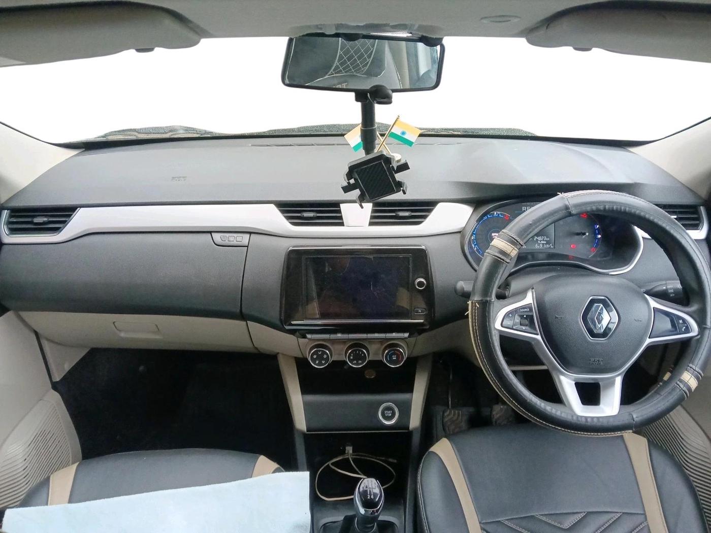 2023 Renault TRIBER RXZ DUAL TONE, CNG, Manual, 24,826 km, interior