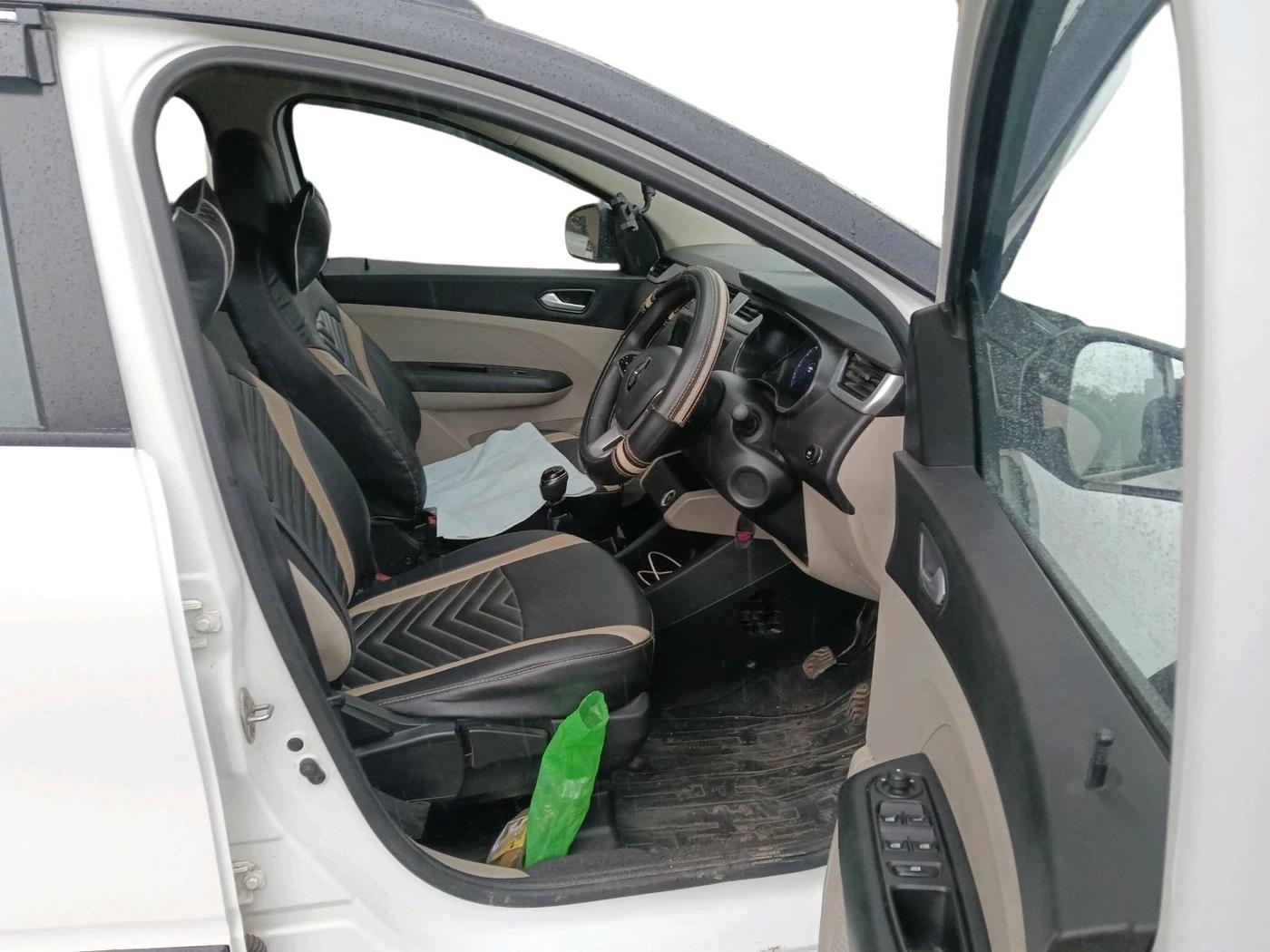 2023 Renault TRIBER RXZ DUAL TONE, CNG, Manual, 24,826 km, interior