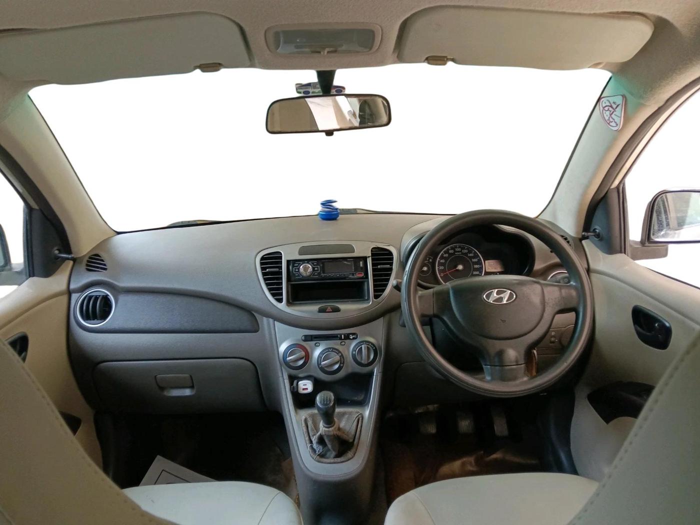 2011 Hyundai i10 ERA 1.1, Petrol, Manual, 33,781 km, interior