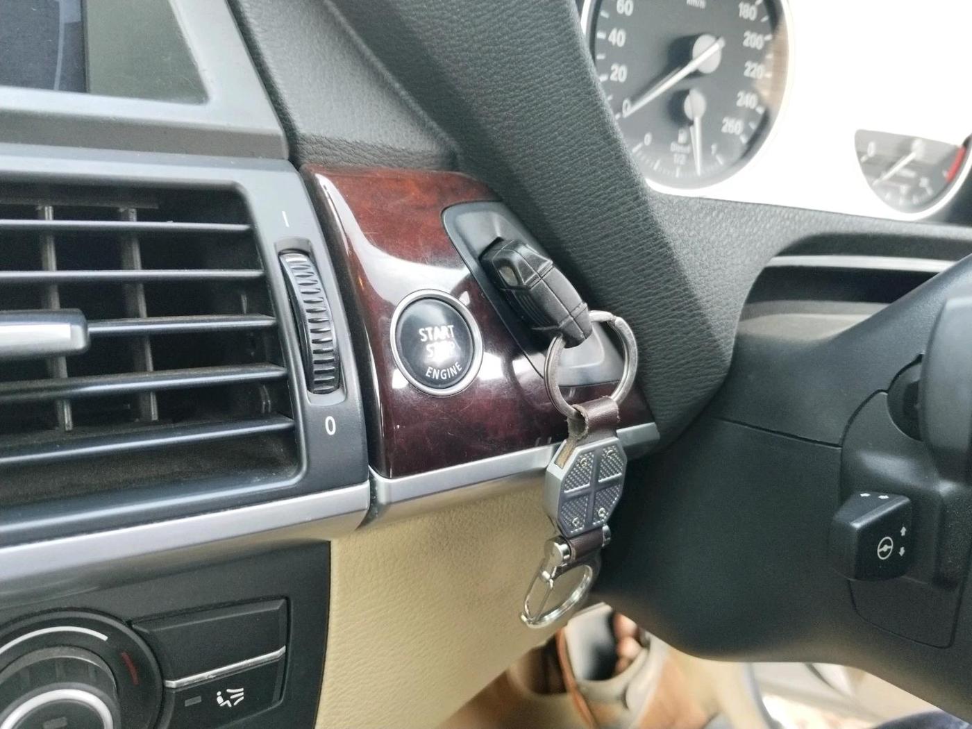 2012 BMW X5 3.0 D, Diesel, Automatic, 1,62,211 km, interior