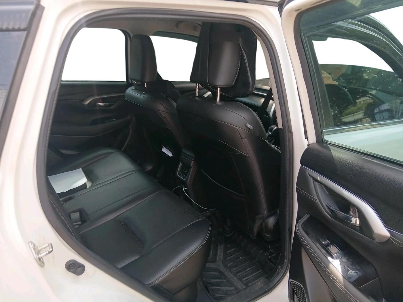 2022 Toyota URBAN CRUISER HYRYDER V AT NEO DRIVE, Petrol, Automatic, 63,698 km, interior