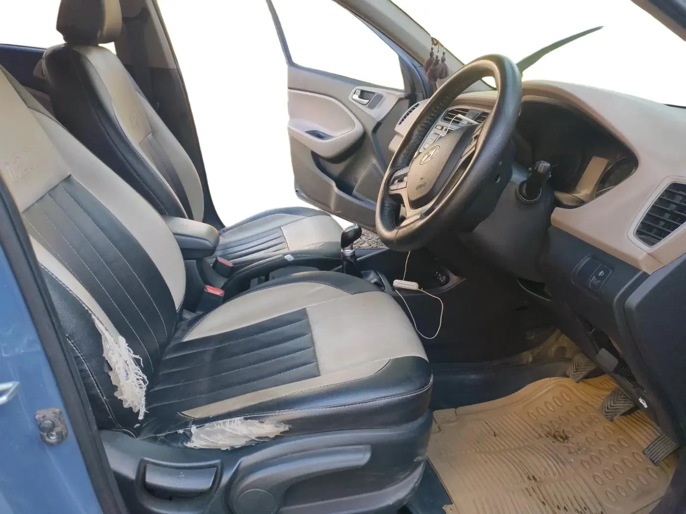2014 Hyundai Elite i20 SPORTZ 1.2 (O), Petrol, Manual, 70,552 km, interior