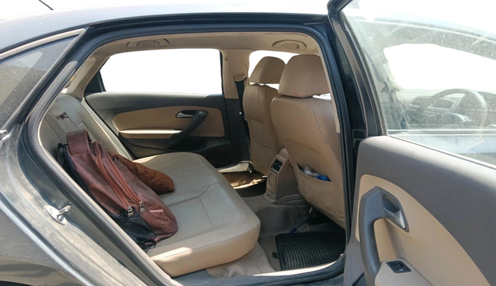 2017 Volkswagen Vento HIGHLINE PLUS 1.5 16 ALLOY, Diesel, Manual, 3,14,620 km, interior