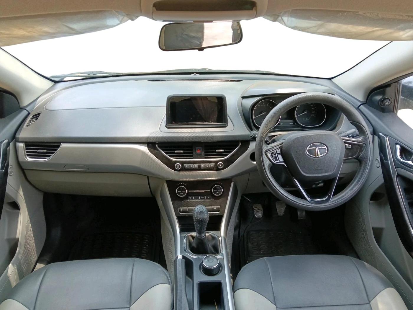 2018 Tata NEXON XZ PETROL, Petrol, Manual, 44,541 km, interior