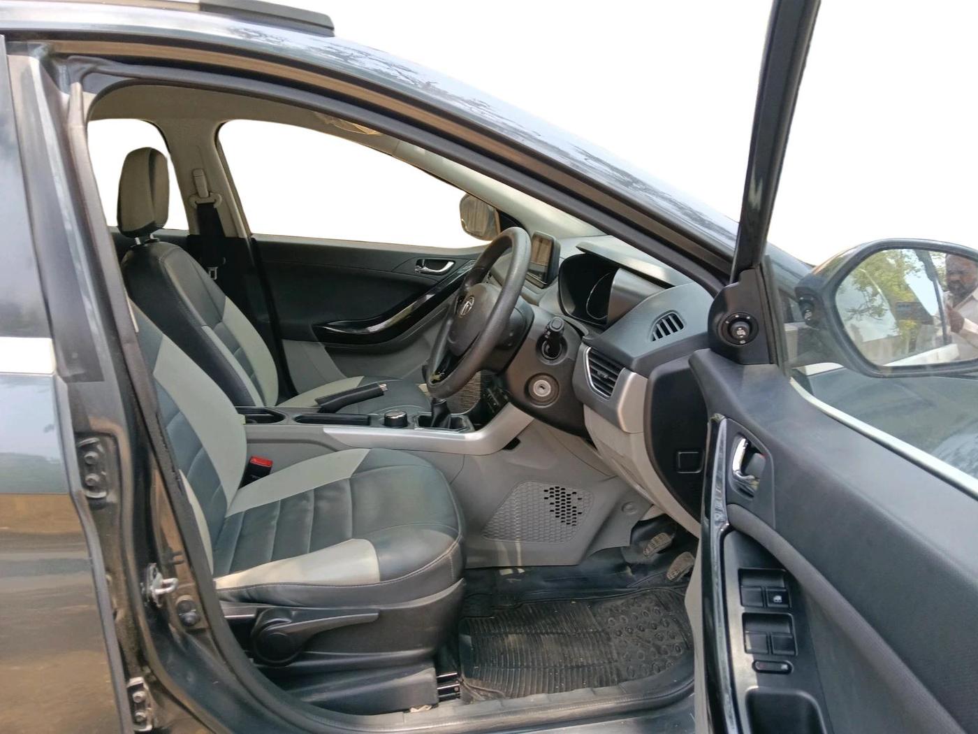 2018 Tata NEXON XZ PETROL, Petrol, Manual, 44,541 km, interior