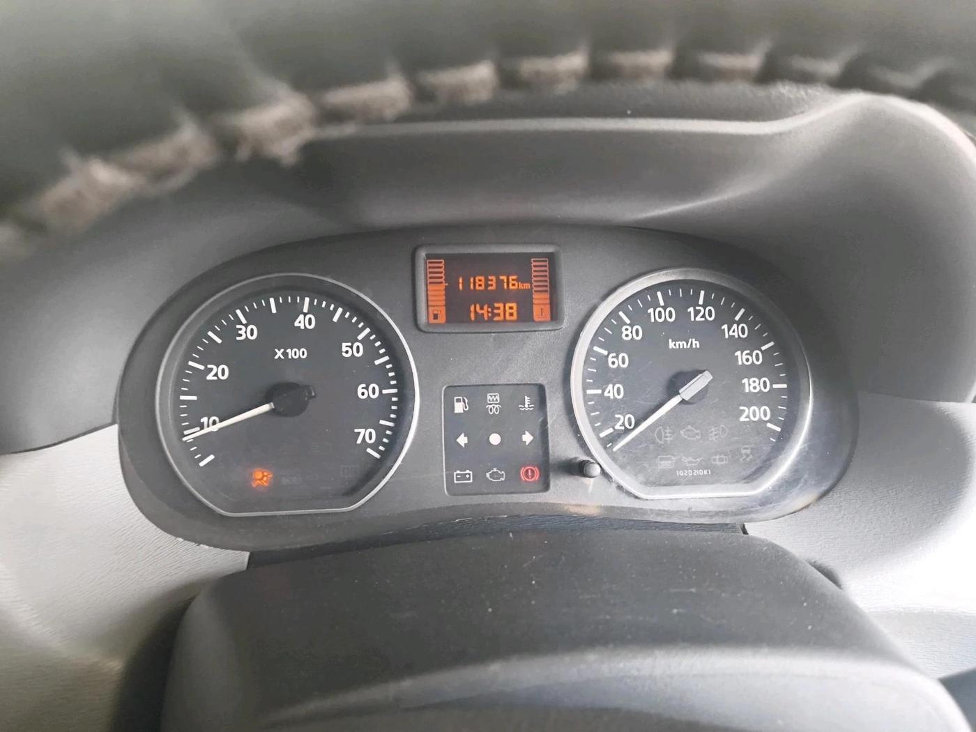 2016 Nissan Terrano XL D PLUS, Diesel, Manual, 1,18,376 km, interior