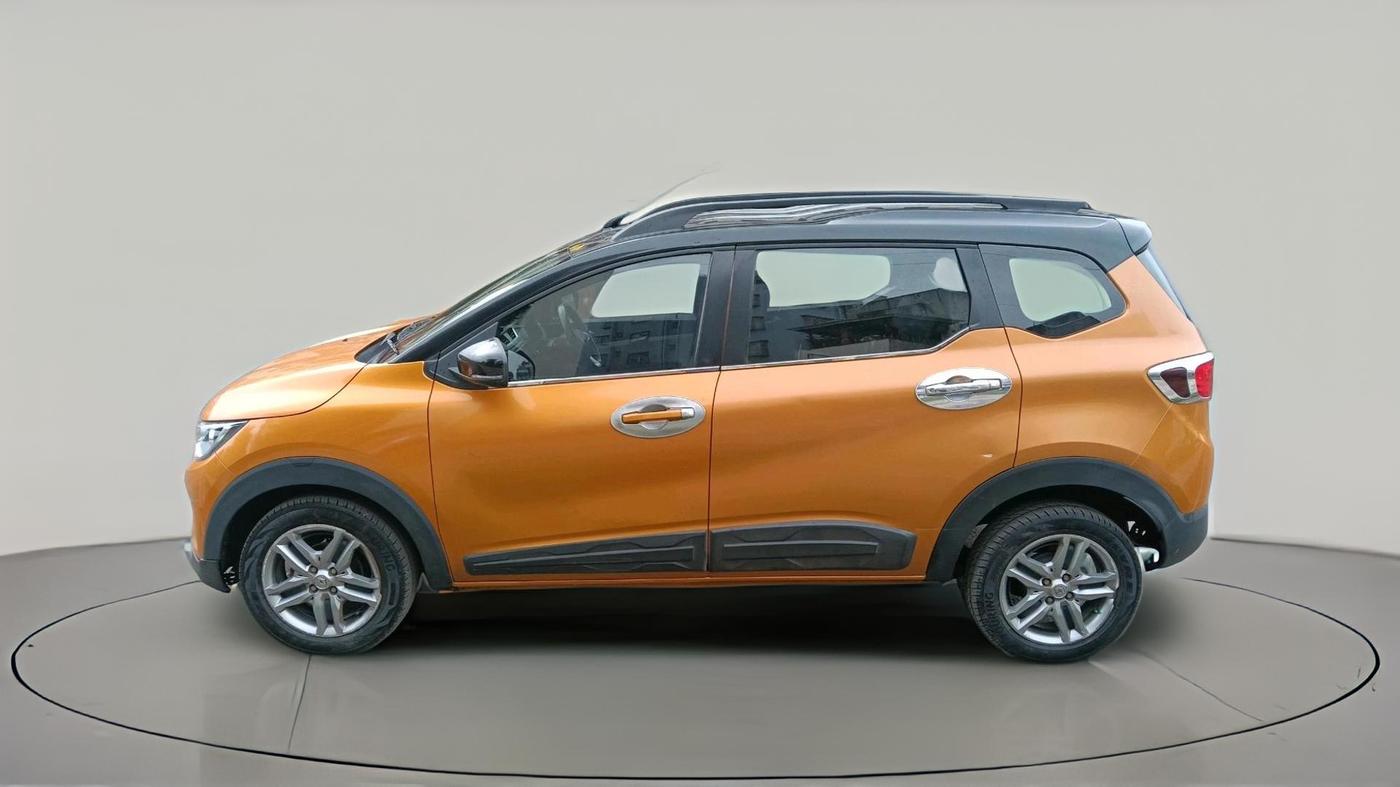 2021 Renault TRIBER RXZ DUAL TONE, Petrol, Manual, 96,639 km, exterior