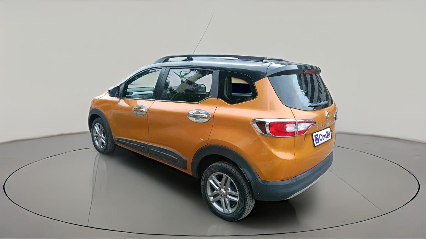 2021 Renault TRIBER RXZ DUAL TONE, Petrol, Manual, 96,639 km, exterior