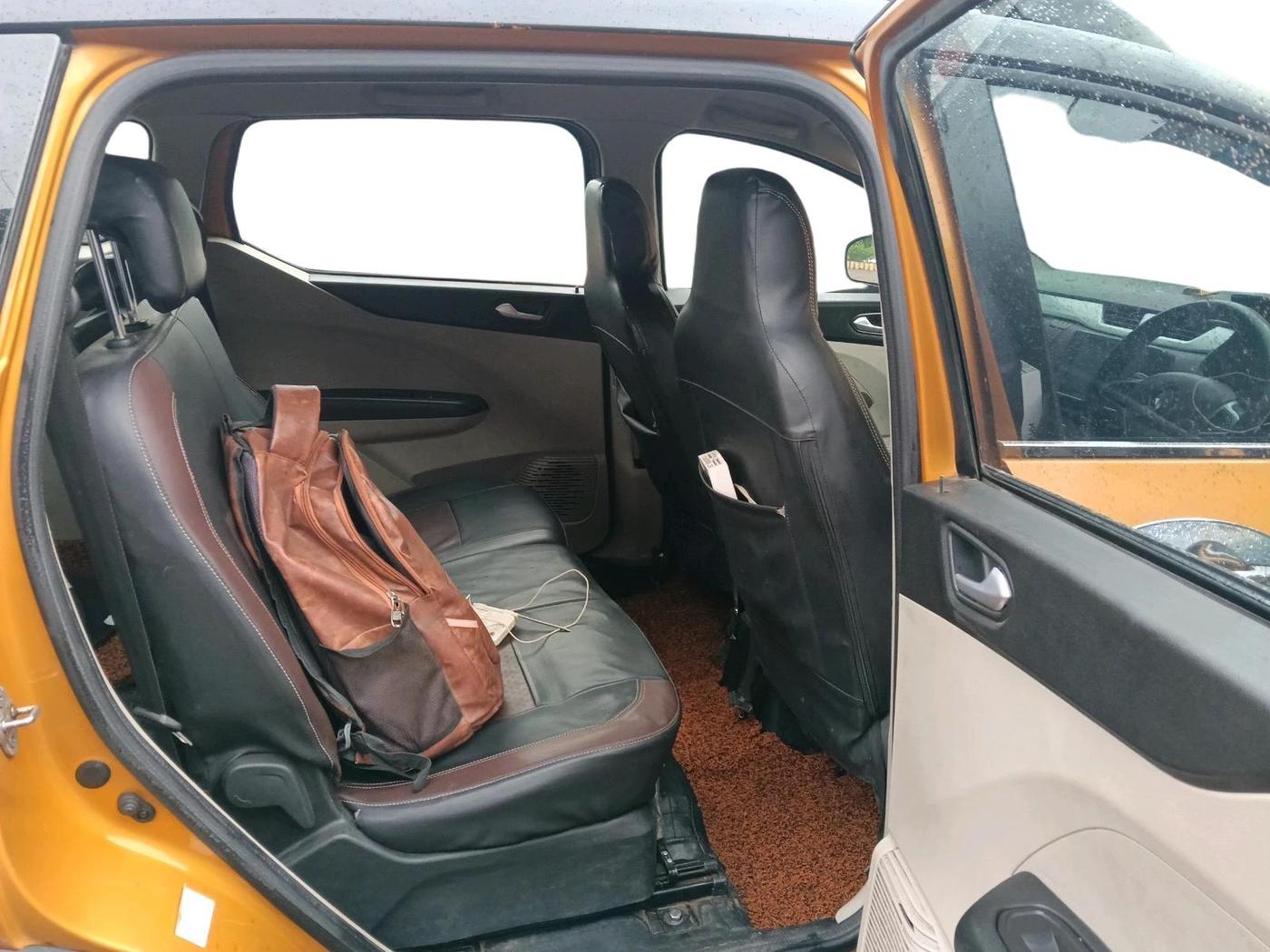 2021 Renault TRIBER RXZ DUAL TONE, Petrol, Manual, 96,639 km, interior