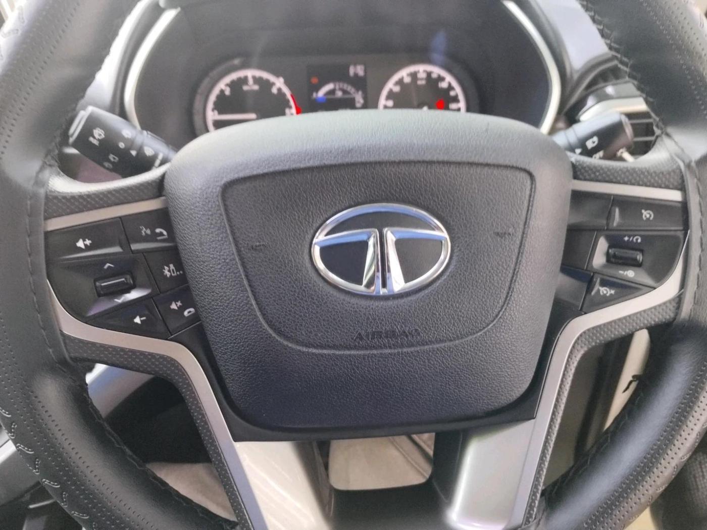 2020 Tata Harrier XT 2.0L KRYOTEC, Diesel, Manual, 80,000 km, interior