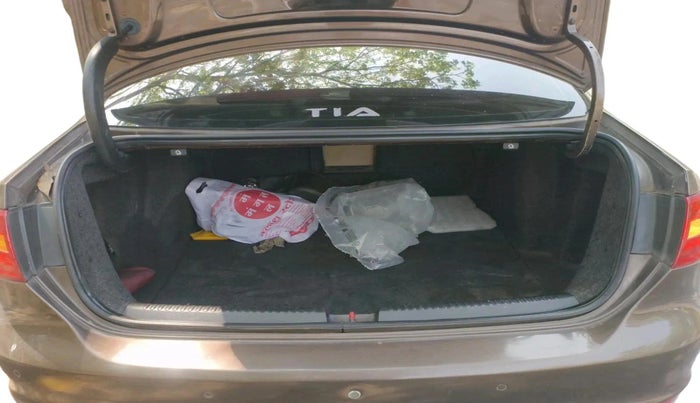 2012 Volkswagen Jetta COMFORTLINE TDI, Diesel, Manual, 1,56,453 km, exterior