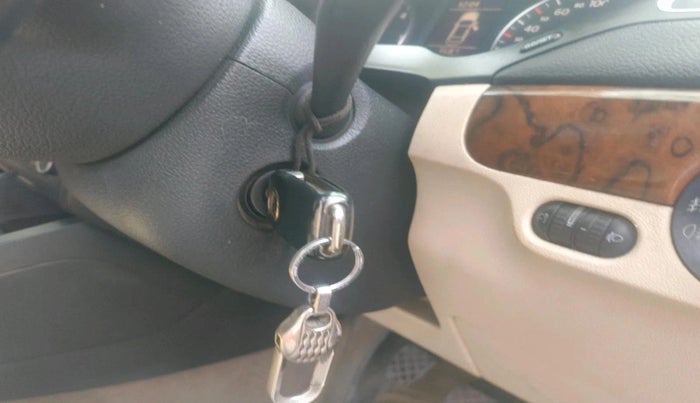 2012 Volkswagen Jetta COMFORTLINE TDI, Diesel, Manual, 1,56,453 km, interior