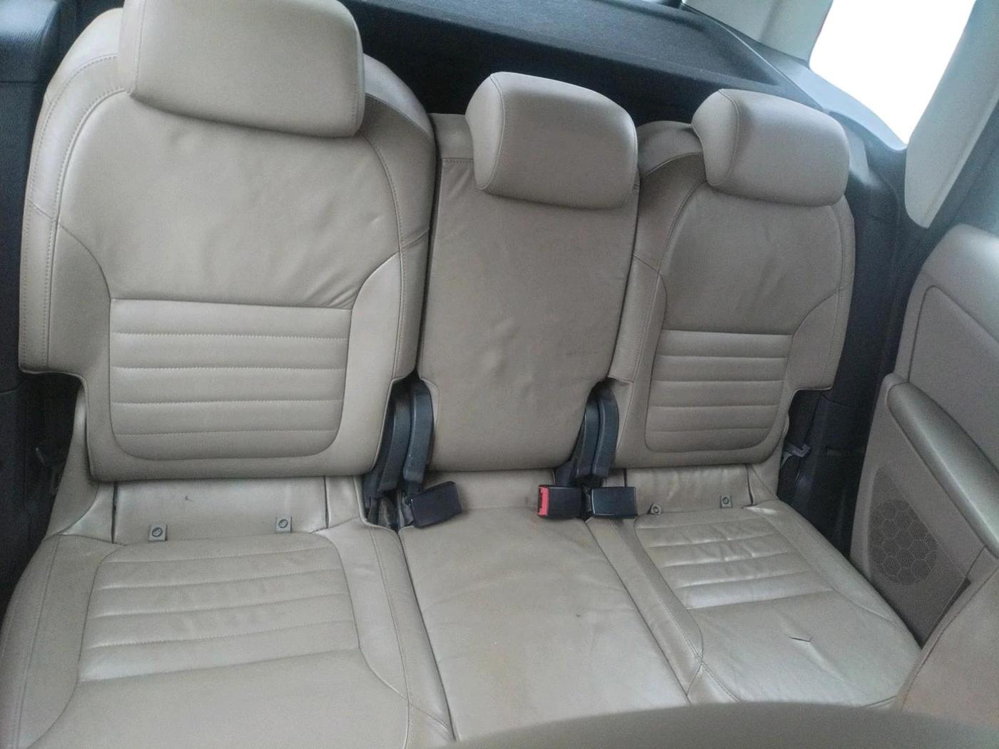 2011 Skoda Yeti ELEGANCE 2.0 TDI CR 4X4, Diesel, Manual, 88,645 km, interior
