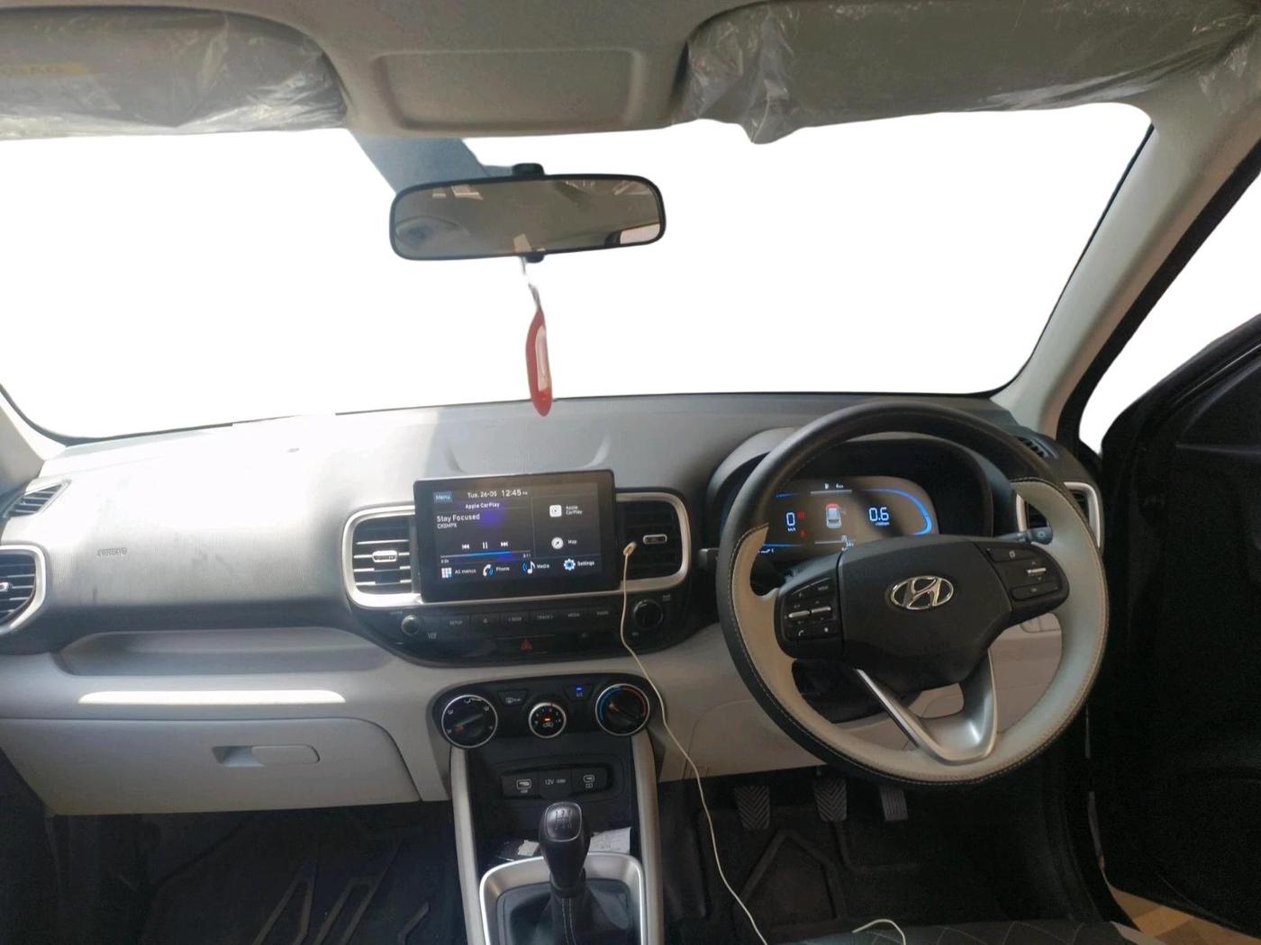 2025 Hyundai VENUE S(O) 1.2, Petrol, Manual, 5,495 km, interior