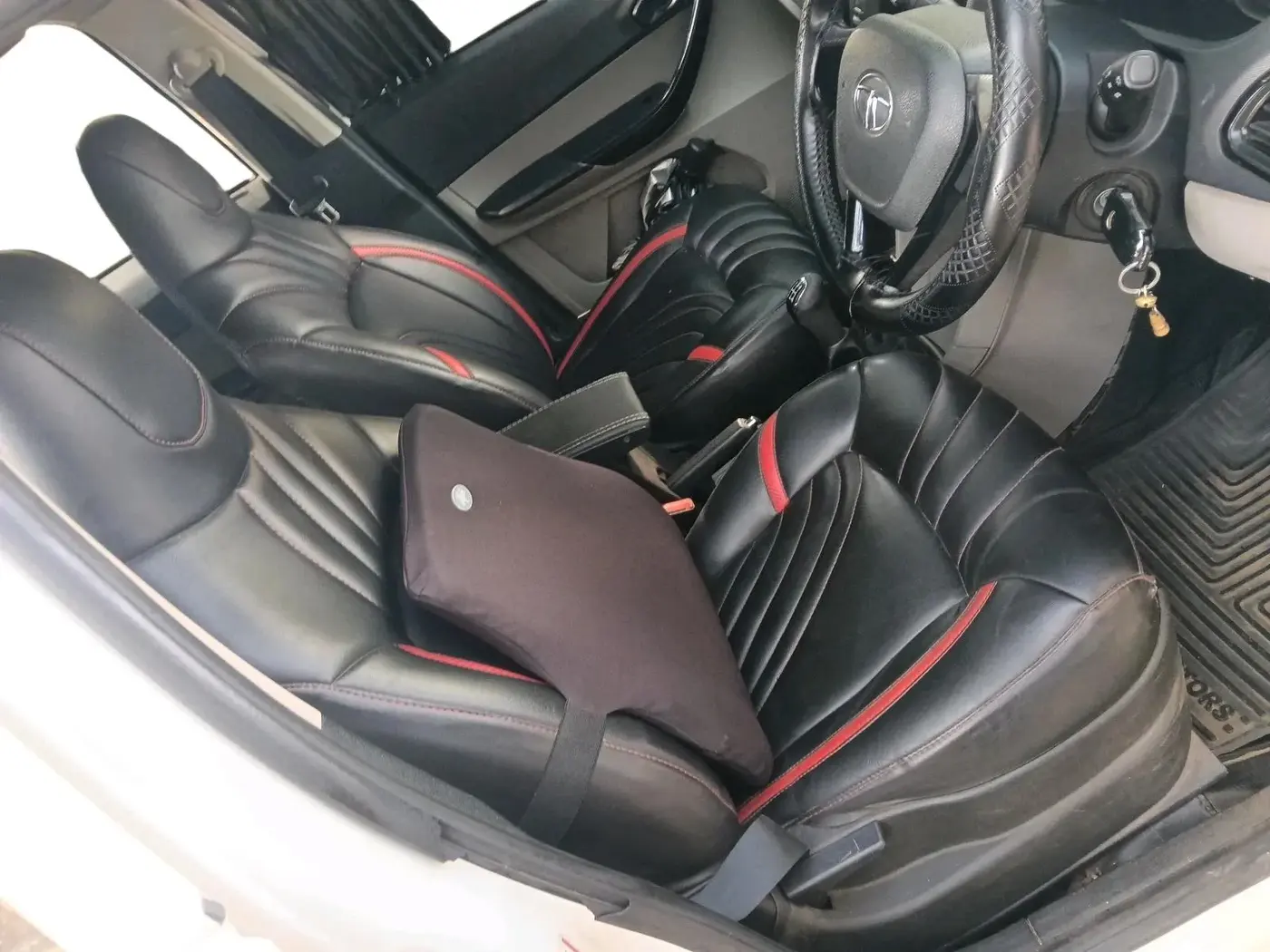 2018 Tata Tiago XT PETROL, Petrol, Manual, 92,810 km, interior