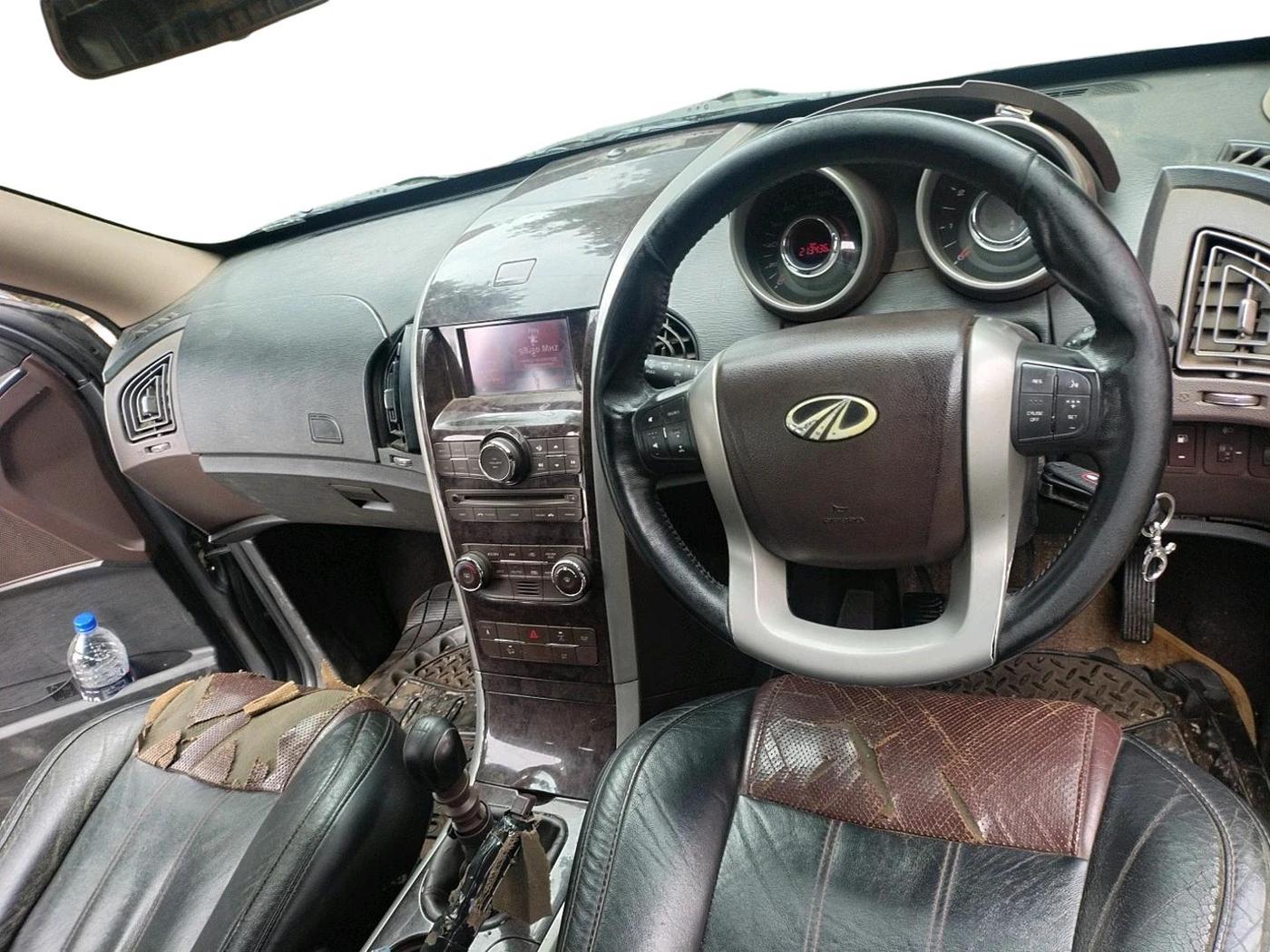 2012 Mahindra XUV500 W8, Diesel, Manual, 2,13,436 km, interior