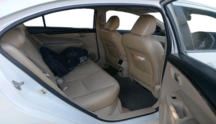 2015 Maruti Ciaz ZDI, Diesel, Manual, 1,71,642 km, interior