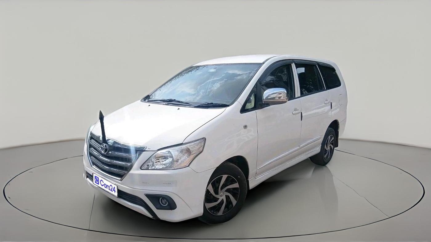 2016 Toyota Innova 2.5 GX 7 STR, Diesel, Manual, 2,34,438 km, exterior